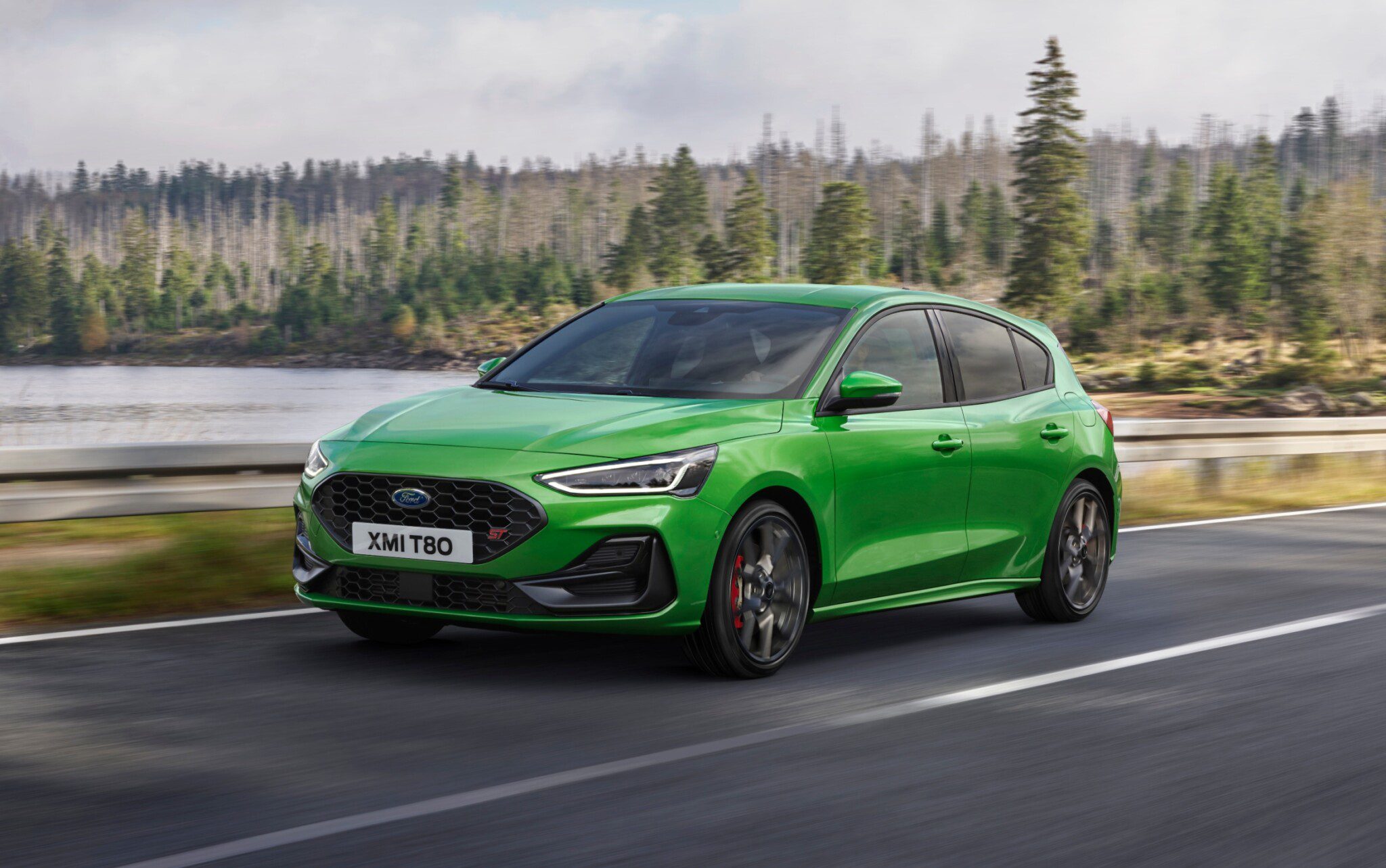 Ford Focus ST Verde lateral frontal