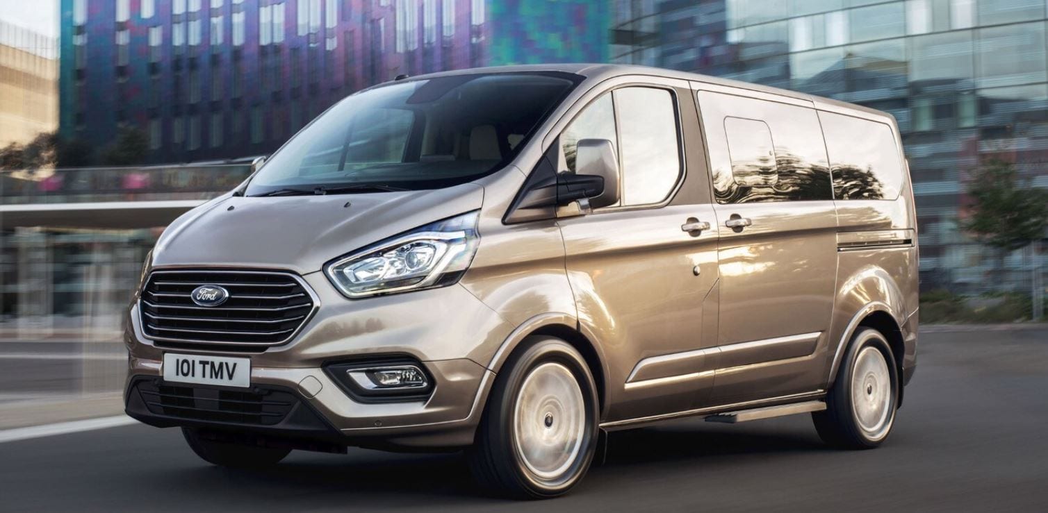 las medidas del ford tourneo