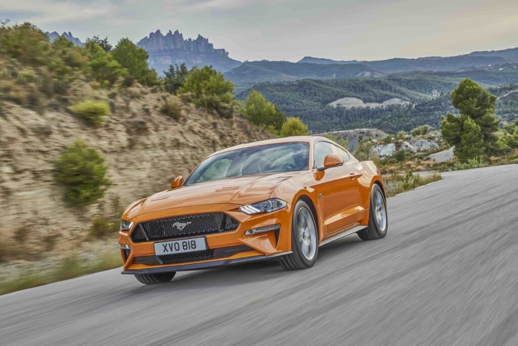 medidas del ford mustang convertible