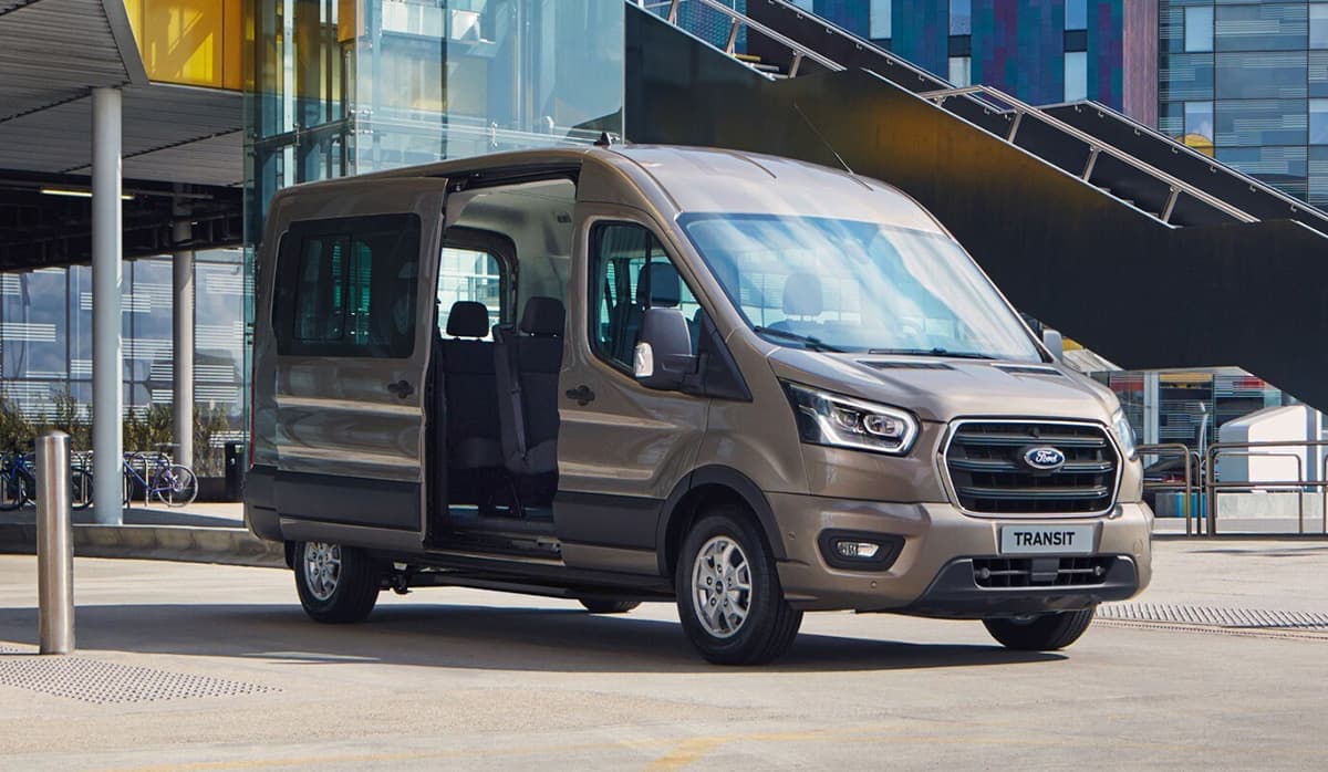 ford transit minibus acabado