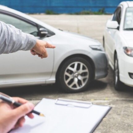 coche asegurado a todo riesgo