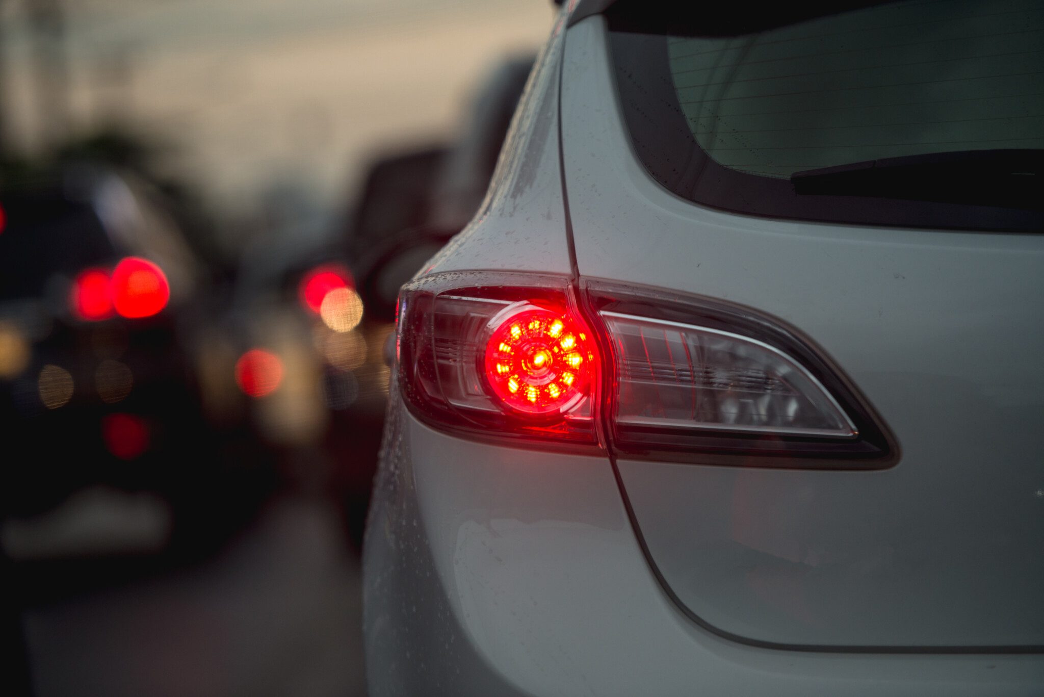 Cuáles son las luces de un coche